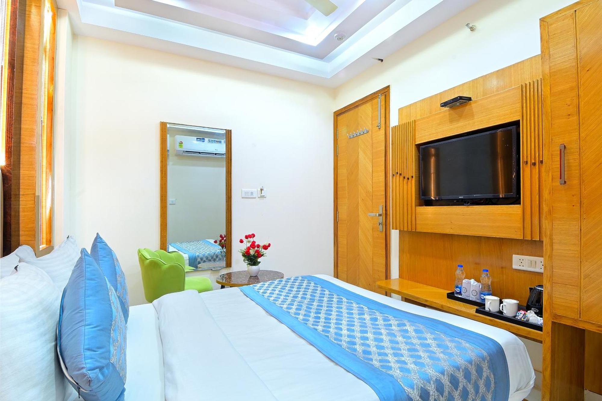 Northern Palace - 1 Min From Connaught Place & Railway Station